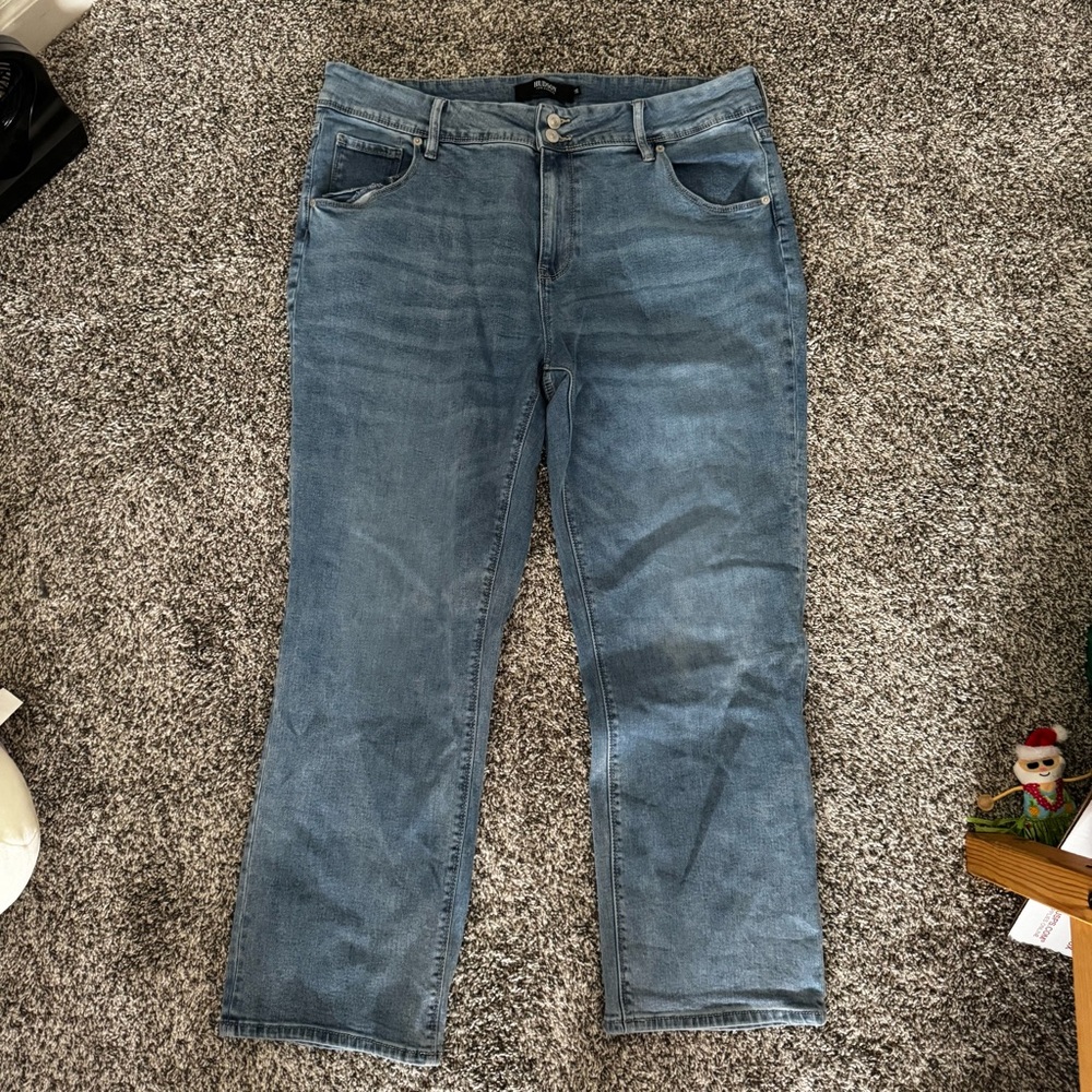 Hudson Jeans Women's Straight Leg in Light Blue